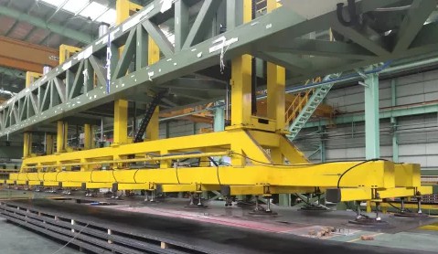 保安全、促生產(chǎn)，大明湖北加工中心矯直機加裝自動上料機
