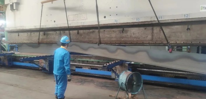 大明湖北加工中心突破極限解決超長件折彎難題，配套汽車制造企業(yè)