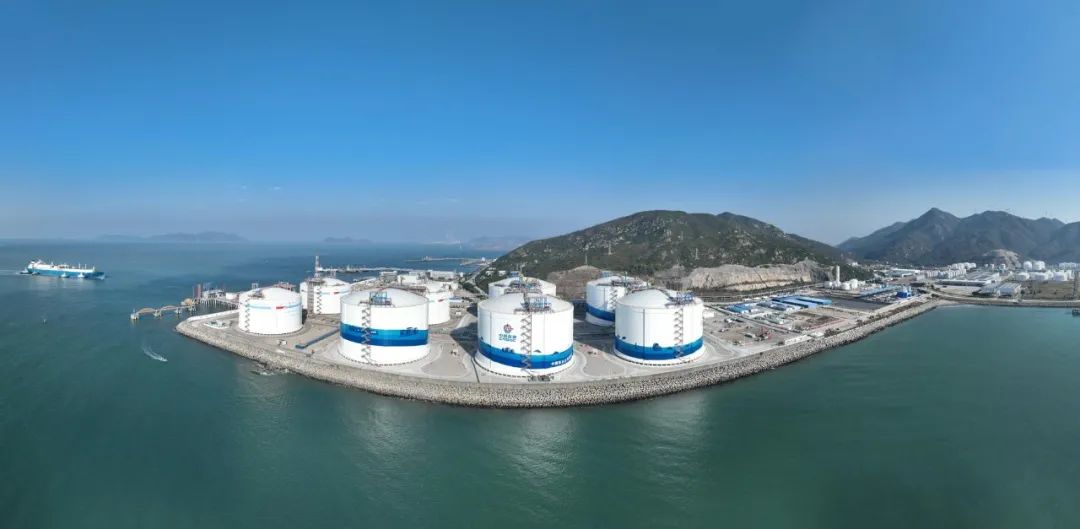 大明參建，中國海油金灣“綠能港”首座27萬方LNG儲罐投用