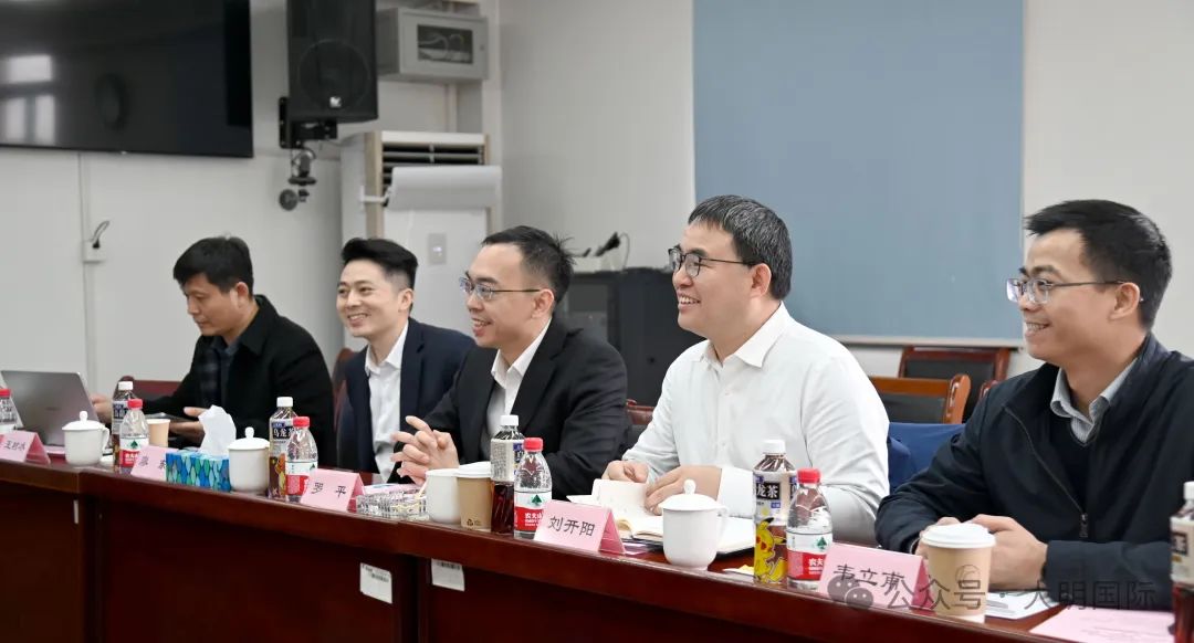 北港新材料黨委副書記、副董事長、總經(jīng)理羅平一行來訪大明